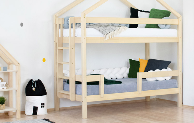Vŕzganie drevených postelí: Prečo sa to môže stať a ako tomu predchádzať
