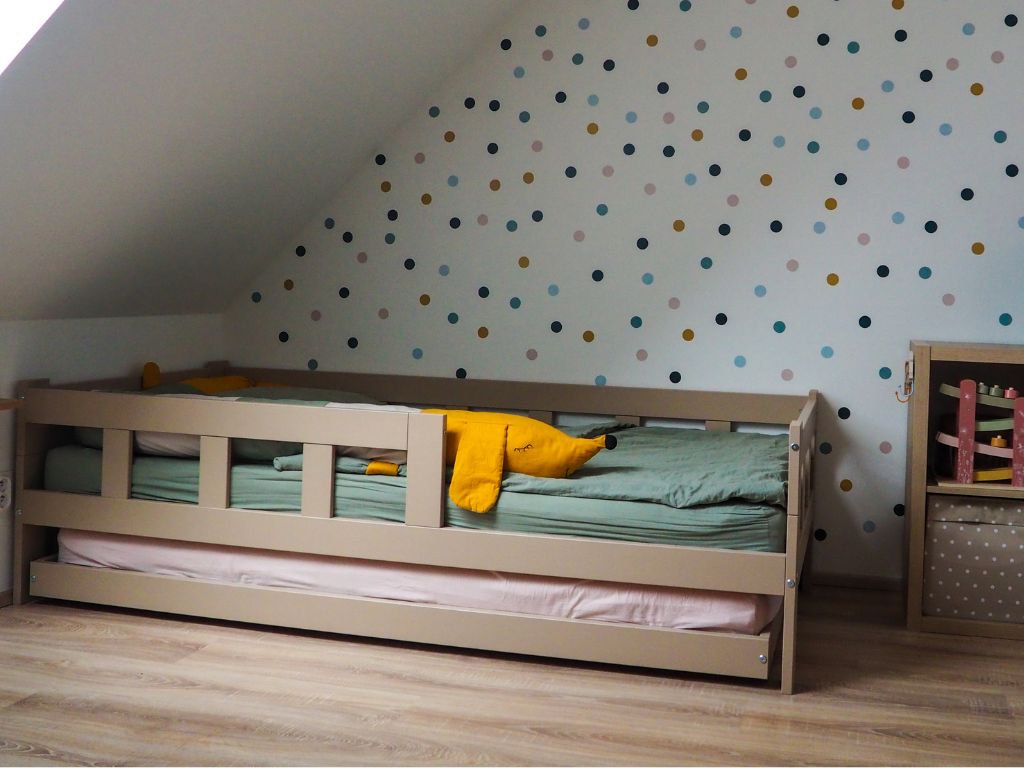 Benlemi Drevená jednolôžková posteľ FENCE 4v1 so zábranou Zvoľte farbu: Biela, Zvoľte rozmer: 90x190 cm, Zvoľte zábranu: S jednou zábranou vpravo