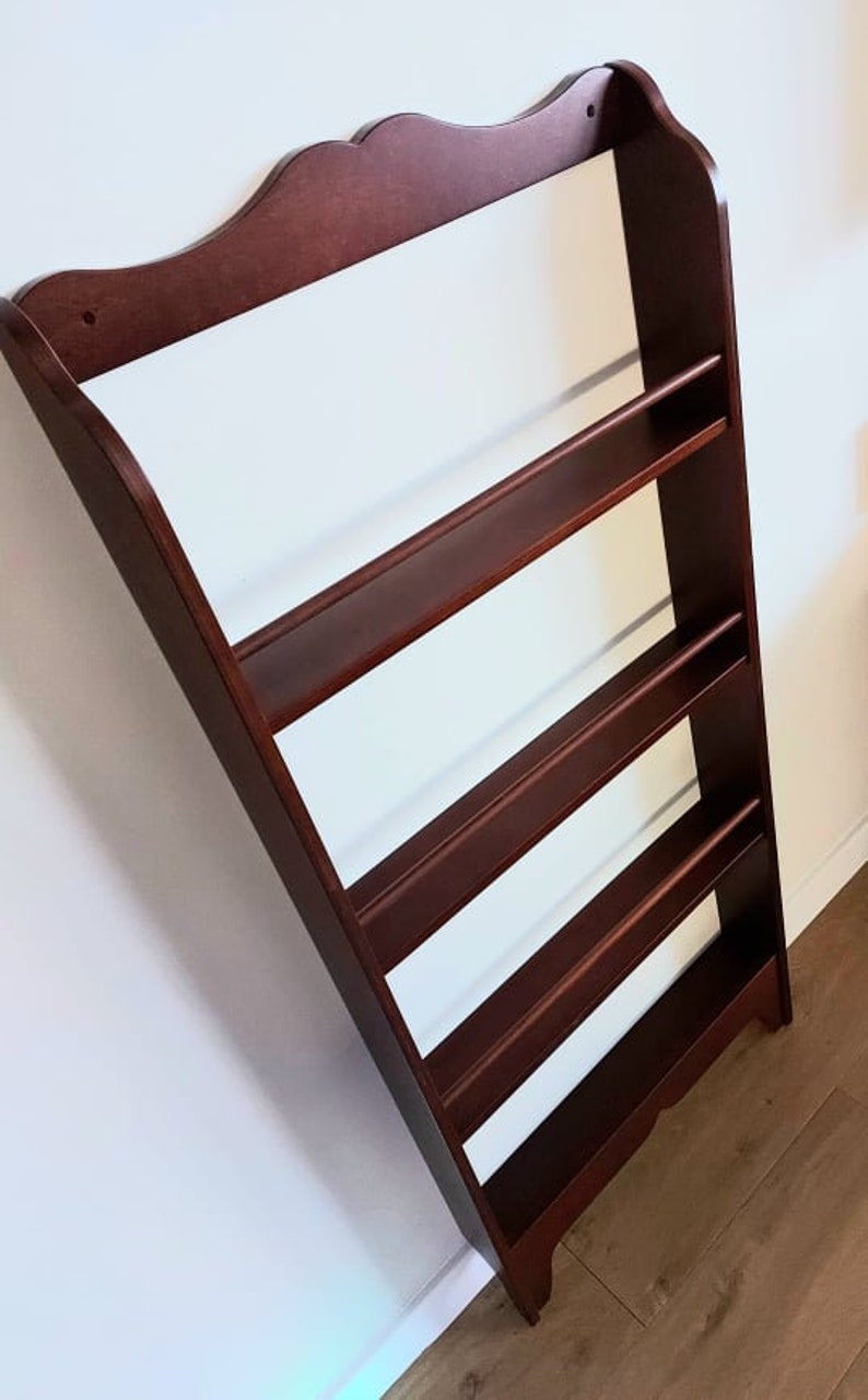E-shop Montessori organizér na knihy do detskej izby Zvoľte farbu: Tmavo hnedá