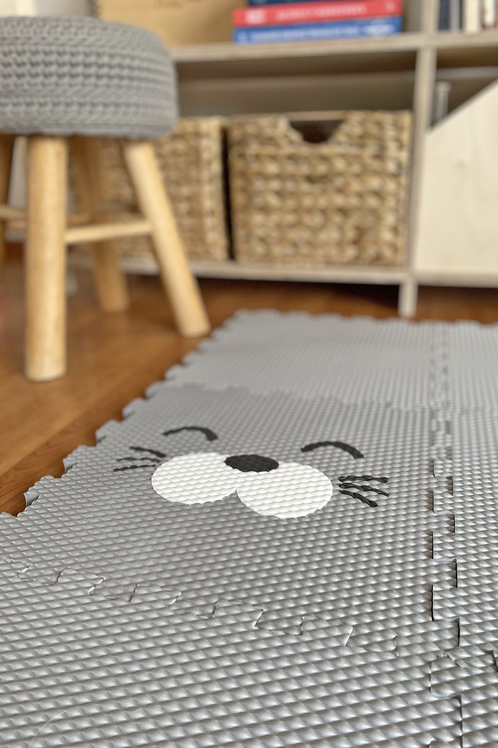 Detská penová puzzle podlaha ŠEDÁ so zvieratkami z 12 dielov