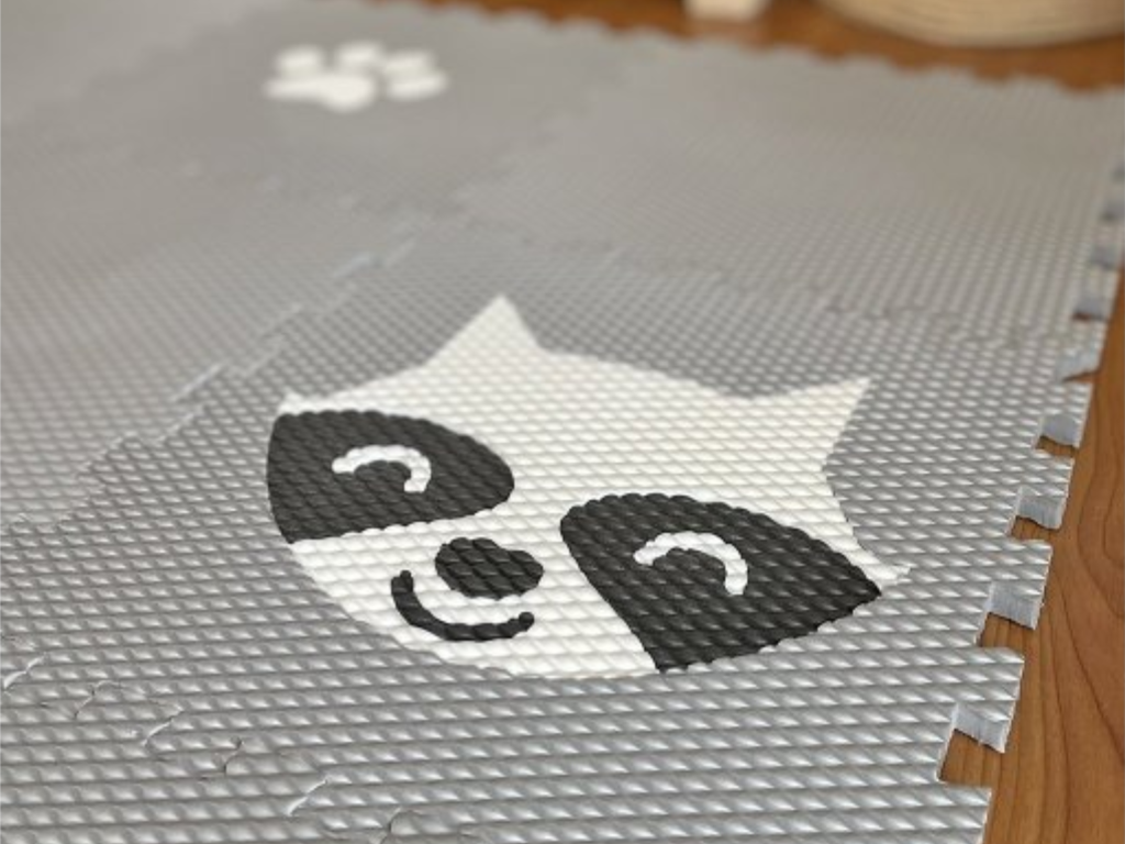 Detská penová puzzle podlaha ŠEDÁ so zvieratkami z 12 dielov