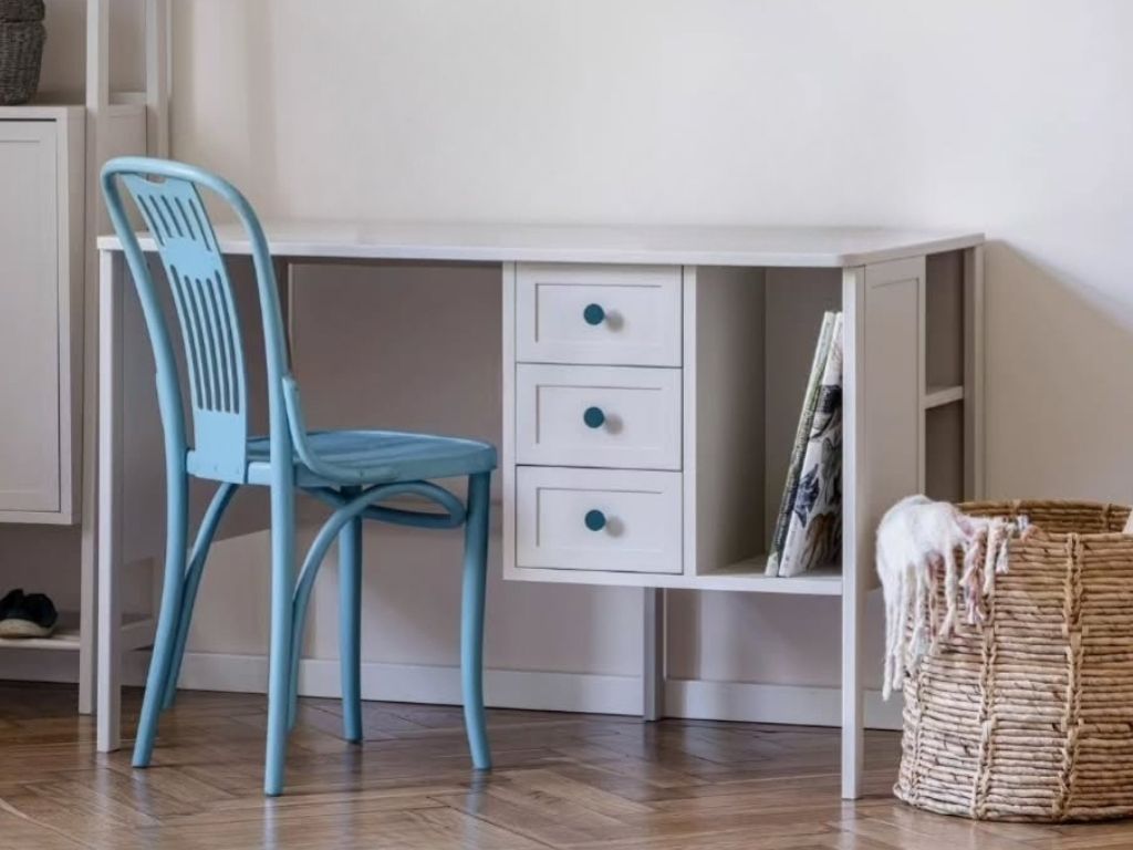 E-shop Písací stôl so šuplíkmi do detskej izby VINTAGE kašmírový