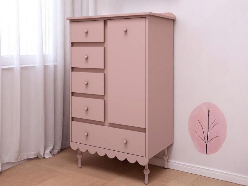 E-shop Vysoká úložná komoda do detskej izby BABUSHKA koralová