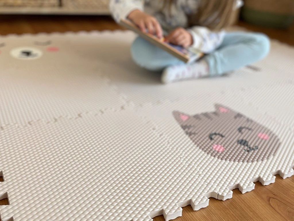 Dvanásťdielna puzzle podlaha do detskej izby BÉŽOVÁ