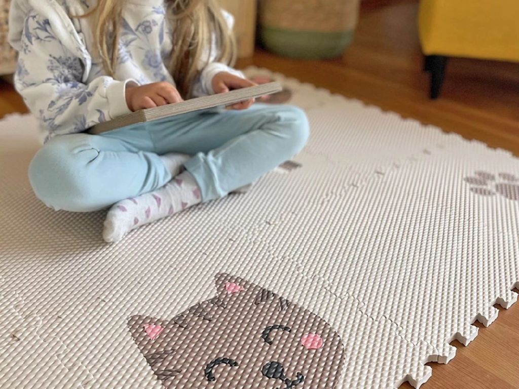 Dvanásťdielna puzzle podlaha do detskej izby BÉŽOVÁ