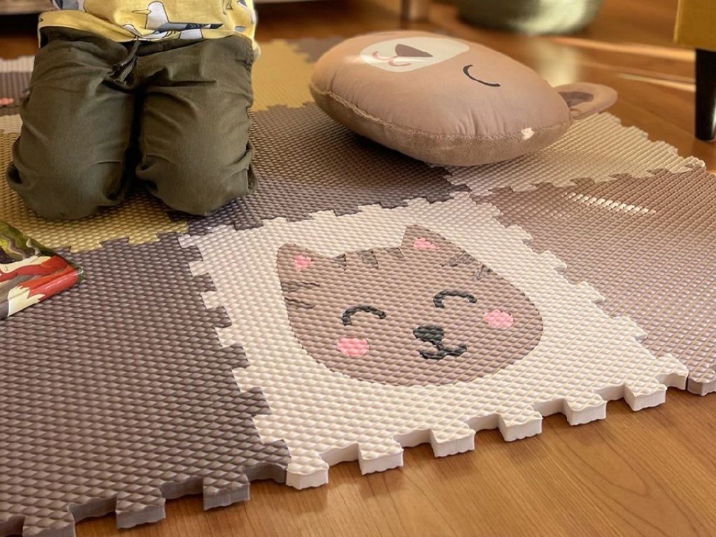 Penová podlaha puzzle 12 dielov HNEDÁ