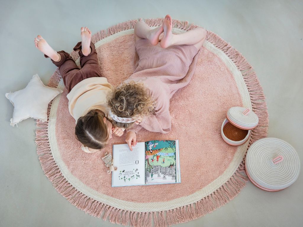Okrúhly koberec ROSA so strapcami ružový