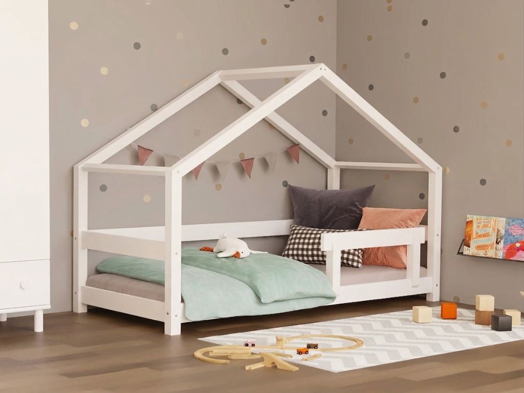 E-shop Benlemi Detská posteľ domček LUCKY so zábranou BIELA Zvoľte rozmer: 120x180 cm, Zvoľte zábranu: S jednou zábranou
