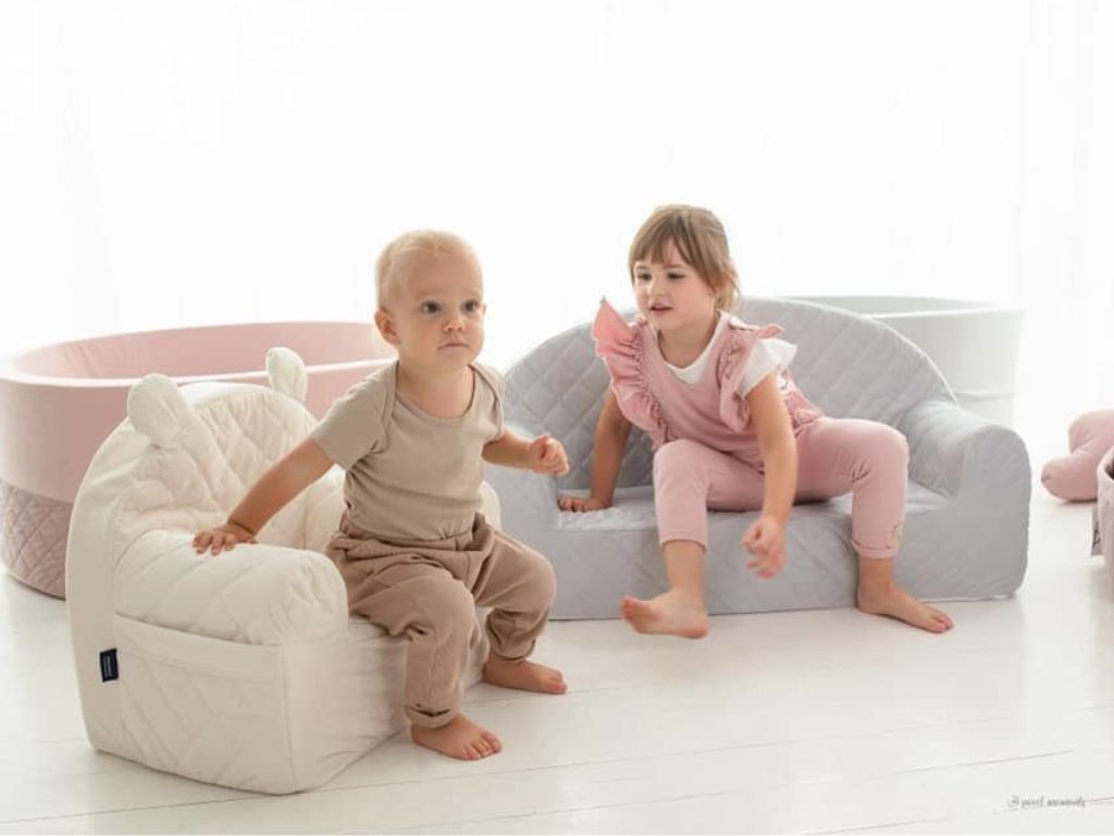 Babysteps Pohodlná detská pohovka s vreckami SIVÁ