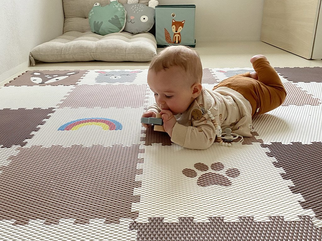 Penová hracia podlaha puzzle 25 dielov HNEDO-BIELA so zvieratkami
