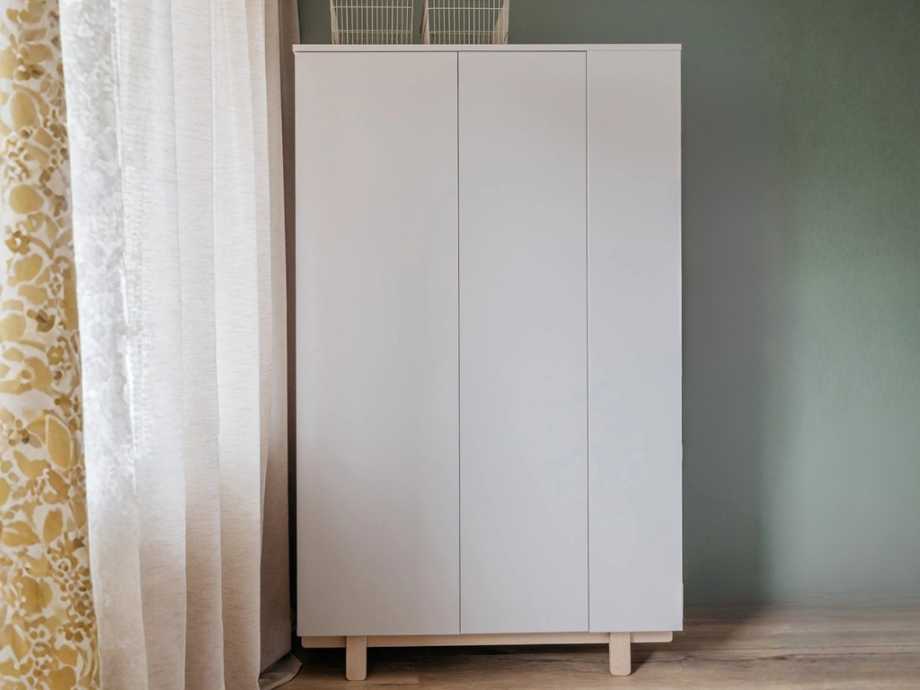 Šatníková skriňa s otvoreným regálom BASIC kašmírová
